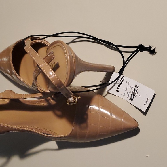 NWOB Express Croc-Embossed Cutout Buckle Slingback Pumps- Size 9 - Picture 3 of 3